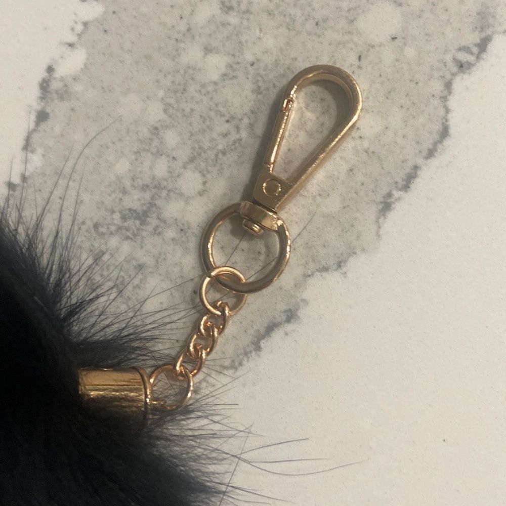 Fox Tail Keychain‎ - Picture 3 of 3